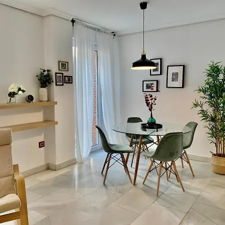 Homely Larios Малага