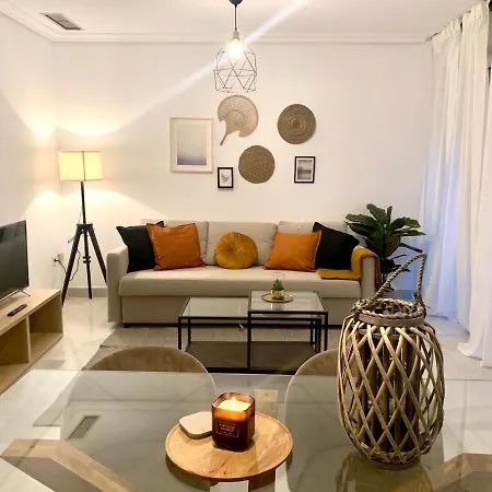Homely Larios Апартаменты *