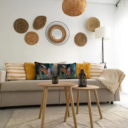 Апартаменты Homely Larios *