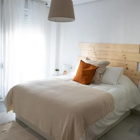 Homely Larios Малага